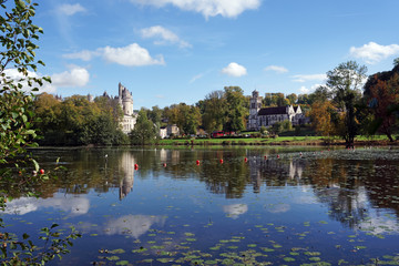 Fototapeta premium Lac et château de Pierrefonds