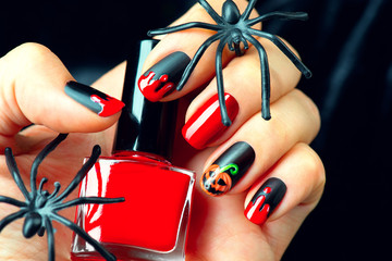 Halloween holiday manicure design ideas. Halloween nail art