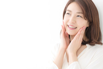 Fototapeta premium スキンケア・若い女性