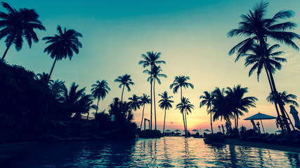 Obraz na płótnie Canvas Beautiful twilight at a tropical beach.