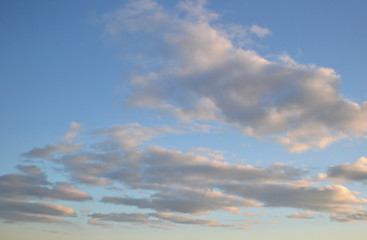 Fototapeta na wymiar Beautiful evening sky with clouds