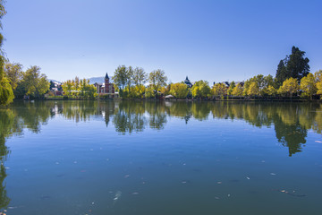 Obraz premium Reflection on the Puigcerda's pond water