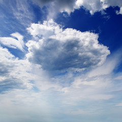 Obraz premium cumulus clouds in blue sky