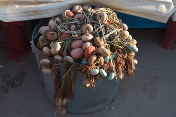 Fischernetz im Hafen von Corricella