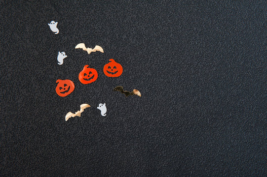 Halloween - red pumpkins, ghosts and bats