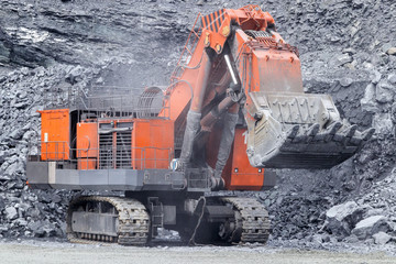 Mining excavator