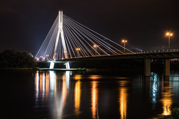 Fototapeta na wymiar Warszawa - Most Świętokrzyski nocą II