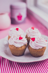 Cupcakes with cream