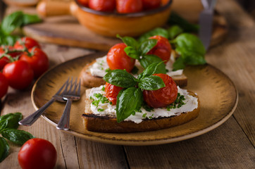 Bread cheese spread baked tomato