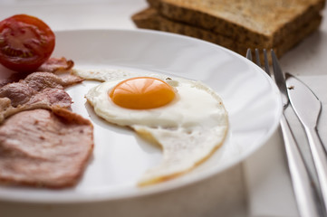 Irish breakfast egg, bacon,bread