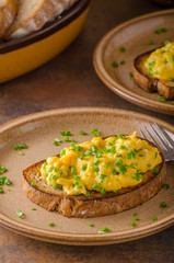 Scrambled eggs with herbs