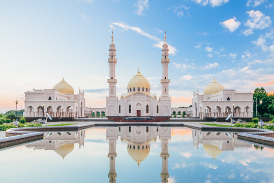 Beautiful White Mosque With Reflection.