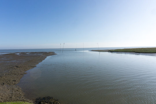 Hafenausfahrt bei Ebbe