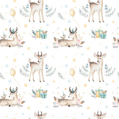 Naadloze kerst baby herten naadloze patroon. Hand getekende winter backgraund met herten, sneeuwvlokken. Kwekerij xmas dieren illustratie. Nieuwjaar ontwerp.