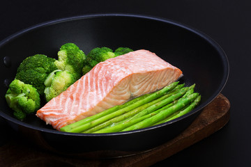 salmon with broccoli and asparagus