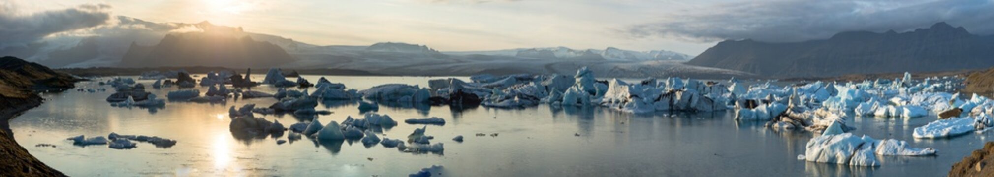 Iceland, Jokulsarlon lagoon panorama, Beautiful cold landscape picture of icelandic glacier lagoon bay,
