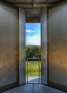 Anneau de la m&eacute;moire (d&eacute;tail) &agrave; Ablain-Saint-Nazaire, Pas-de-Calais, France