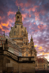 Frauenkirche in Dresden bei Sonnenuntergang © cstirit