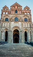 Fototapeta premium La Cathédrale Notre-Dame-du-Puy