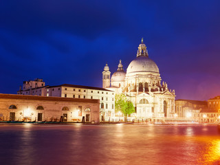 Fototapeta na wymiar Basilica Santa Maria della Salute at night, Venice