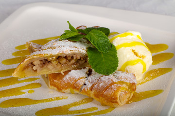 Apple strudel