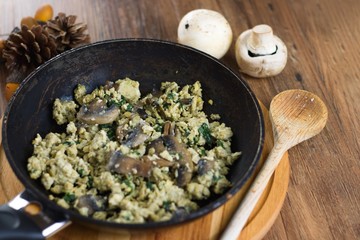 Scrambled eggs with mushrooms