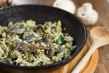 Scrambled eggs with mushrooms