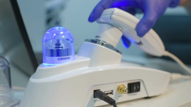 Trichoscopy is a method of examining hair using a special device - a trichoscope.