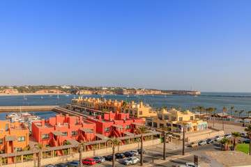 Fototapeta na wymiar Vista da Marina de Portimão no Algarve
