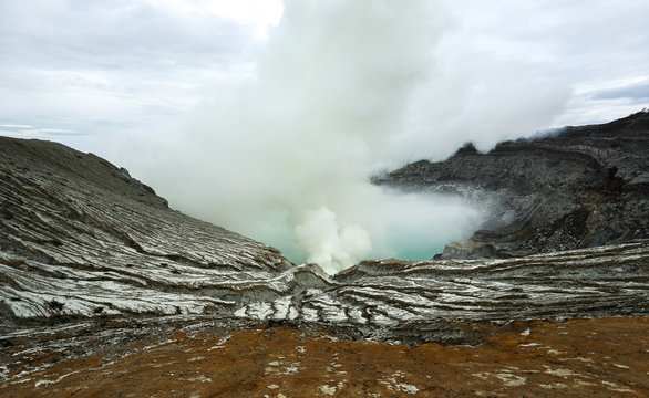 Rim of Kawah Ijen