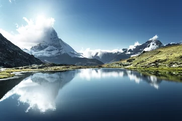 Selbstklebende Fototapete Matterhorn Reflexion des Matterhorns im See, Zermatt, Schweiz