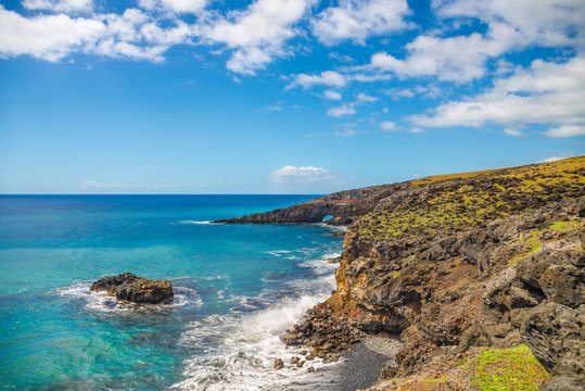 Rocky shore at south coast of Maui, Hawaii