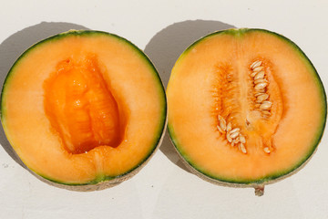 Melon coupé en deux