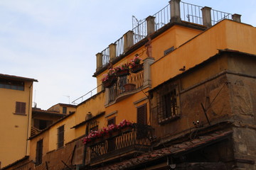 Balcone floreale in città