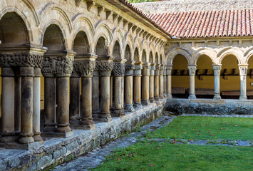 Spanien - Kantabrien - Santillana Del Mar - Colegiata de Santillana del Mar (Stiftskirche der Hl. Juliana, Sant Iuliana)