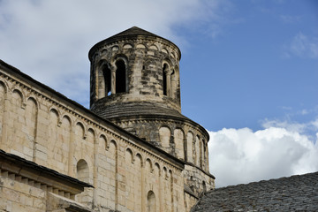 Fototapeta na wymiar Eglise abbatiale Sainte Marie in Cruas