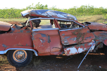 Sehr schwerer Unfall mit Oldtimer auf Kuba (mit Überschlag und schwer Verletztem)
