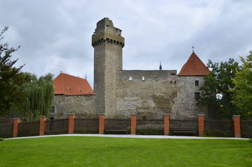 Fototapeta na wymiar castle tower and castle walls in Strakonice, Czech Republic