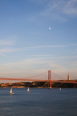 tramonto luna lisbona