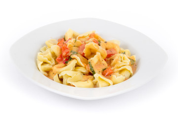 tortellinis pasta in tomato sauce