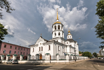 Fototapeta na wymiar Kharlampievsky Mihajlo-Aleksandrovsky temple in the Irkutsk city