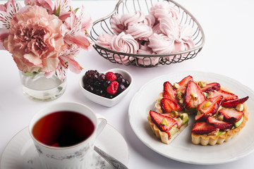 tarta de frutillas con pistacho