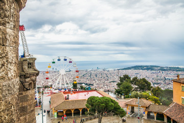 Fototapeta premium Barcelona panoramiczny widok od Tibidabo góry, Hiszpania, Europa