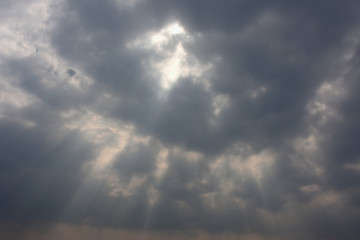 神々しい太陽の日差し（招聘、成功、未来、夢、神々しい、降臨などのイメージ）