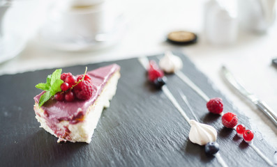 berry cheesecake