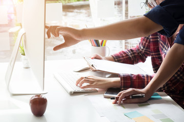 business analysis data  in computer with talking about static data.