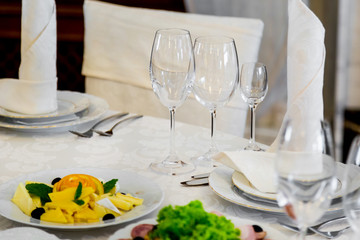 Serving banquet table