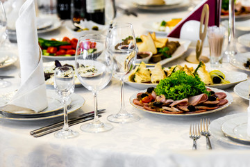 Serving banquet table