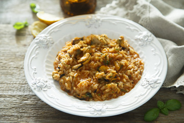 Mussels risotto with tomatoes