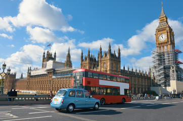 Naklejka na ściany i meble Big Ben view with transport symbol of London city